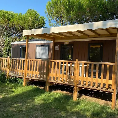 Campsite Camping Entre Mer & Foret *