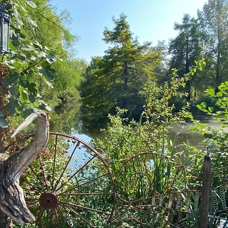 Camping Entre Mer & Foret Campsite